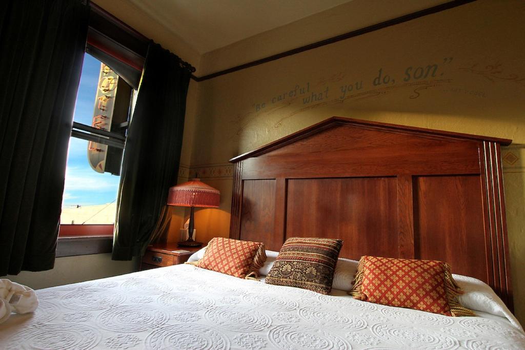فيلا Mcmenamins Olympic Club سنتراليا الغرفة الصورة