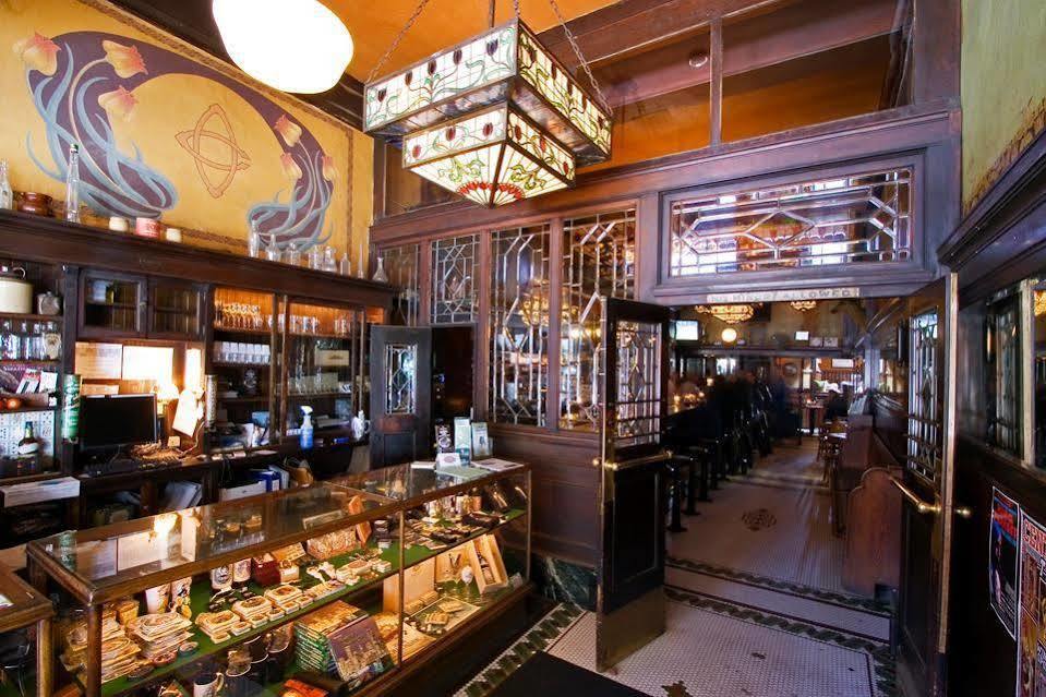 فيلا Mcmenamins Olympic Club سنتراليا المظهر الخارجي الصورة